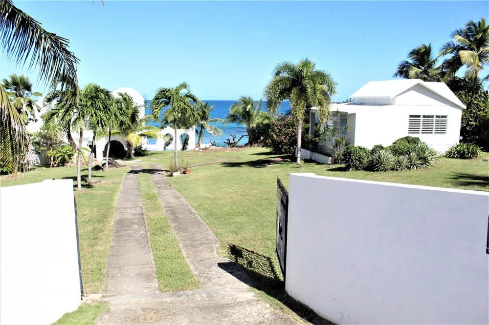 316 EL MAROC Vieques, PR 00765