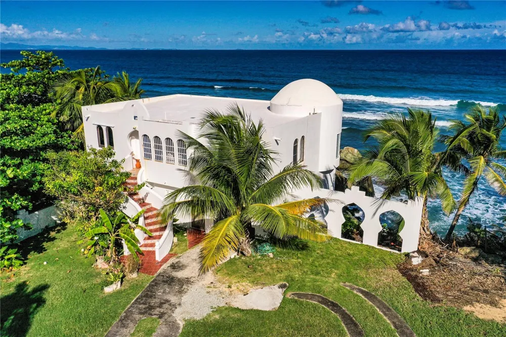 316 EL MAROC Vieques, PR 00765
