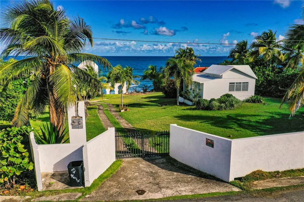 316 EL MAROC Vieques, PR 00765