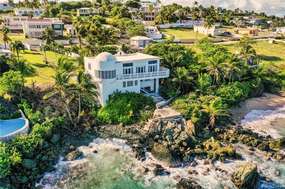 316 EL MAROC Vieques, PR 00765
