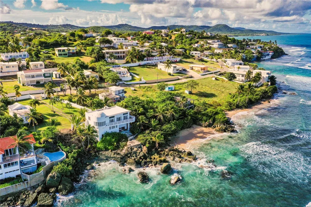316 EL MAROC Vieques, PR 00765