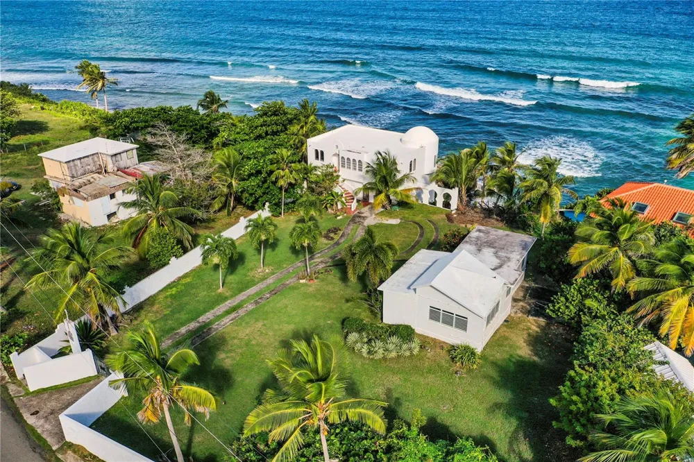 316 EL MAROC Vieques, PR 00765