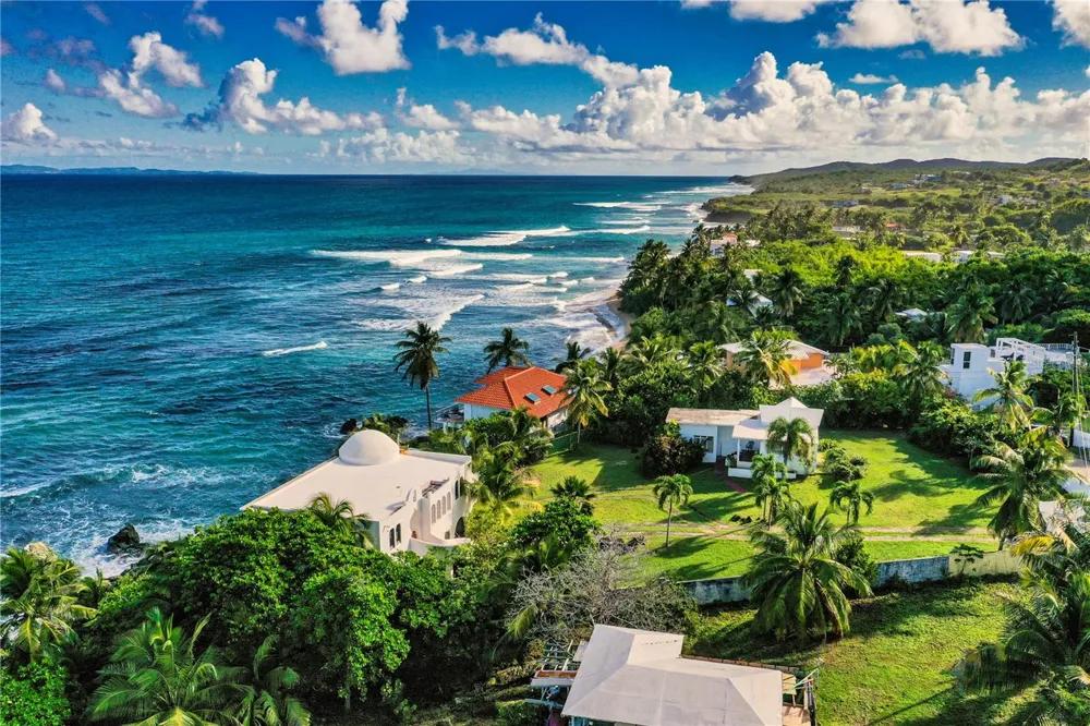 316 EL MAROC Vieques, PR 00765