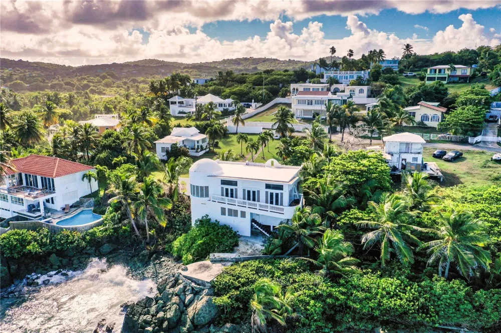 316 EL MAROC Vieques, PR 00765