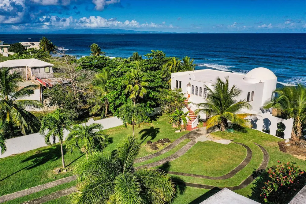 316 EL MAROC Vieques, PR 00765