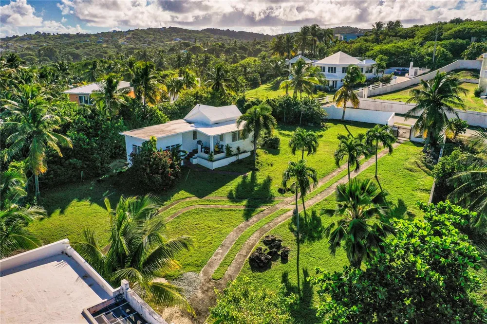 316 EL MAROC Vieques, PR 00765