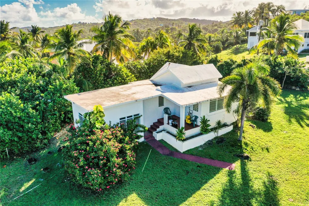 316 EL MAROC Vieques, PR 00765