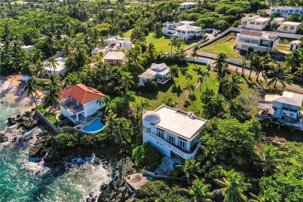316 EL MAROC Vieques, PR 00765