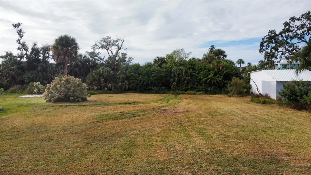 CANAL Ruskin, FL 33570