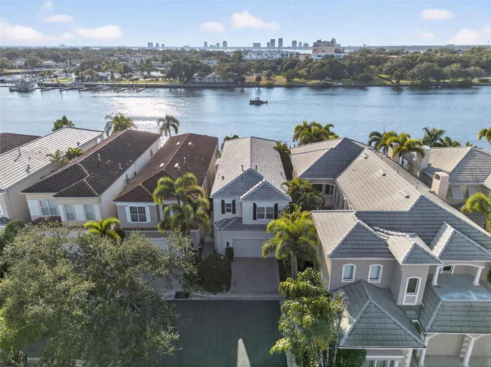 1009 ROYAL PASS ROAD Tampa, FL 33602