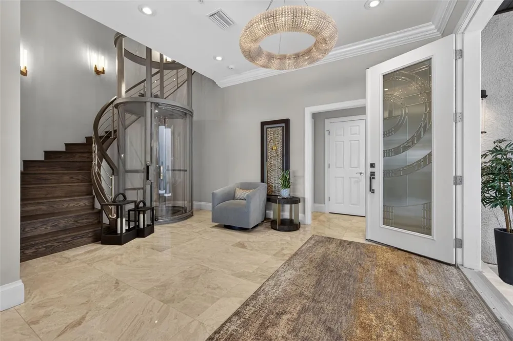 1009 ROYAL PASS ROAD Tampa, FL 33602