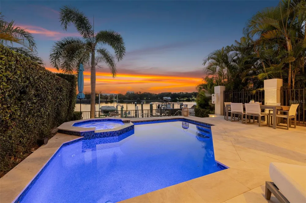 1009 ROYAL PASS ROAD Tampa, FL 33602