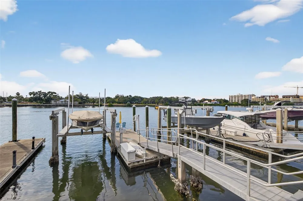 1009 ROYAL PASS ROAD Tampa, FL 33602
