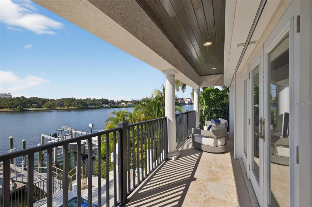 1009 ROYAL PASS ROAD Tampa, FL 33602