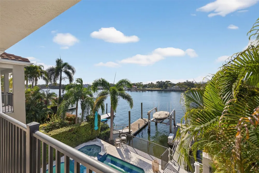 1009 ROYAL PASS ROAD Tampa, FL 33602