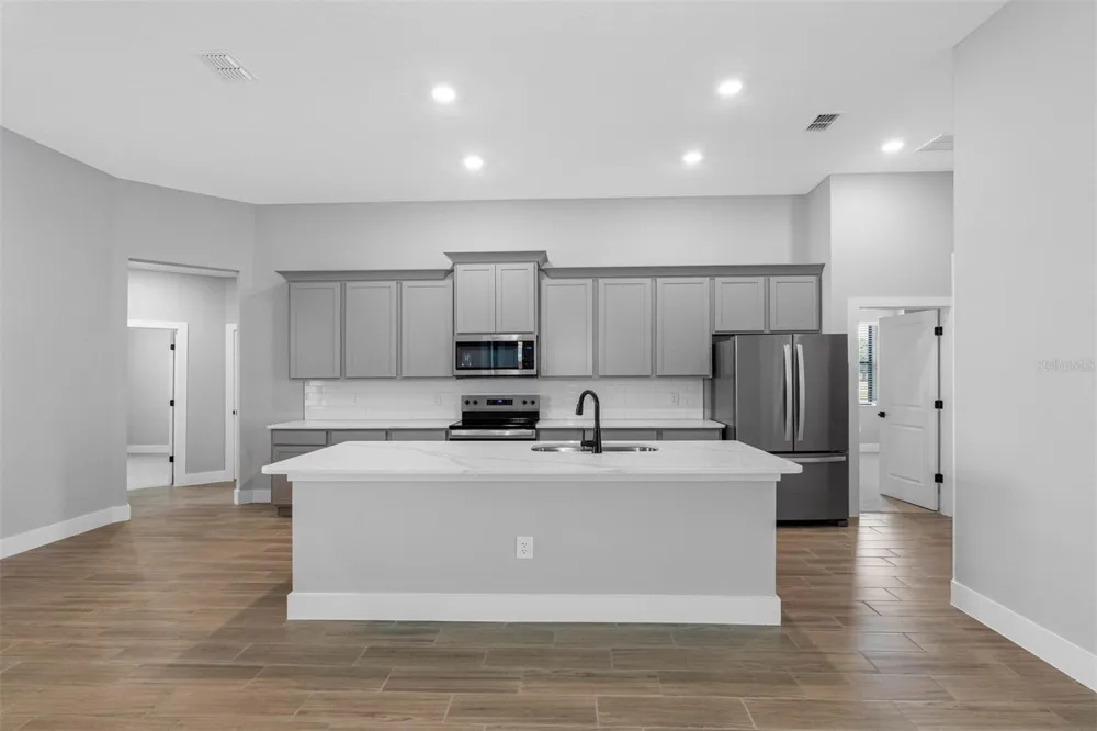 13509 WALDEN SHEFFIELD ROAD Dover, FL 33527