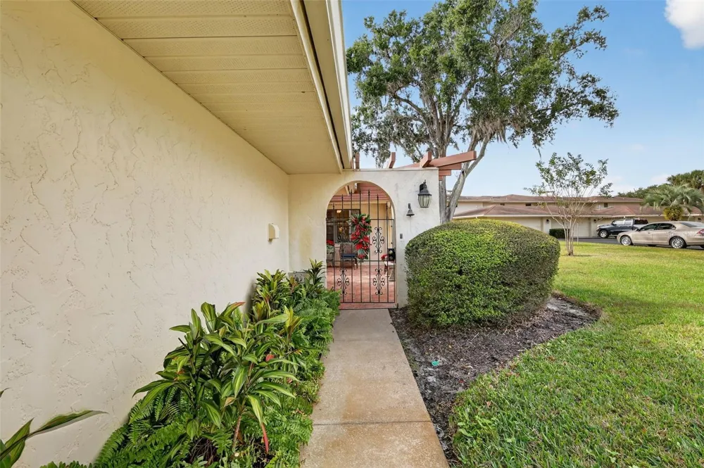 100 S TREMAIN STREET #F1 Mount Dora, FL 32757