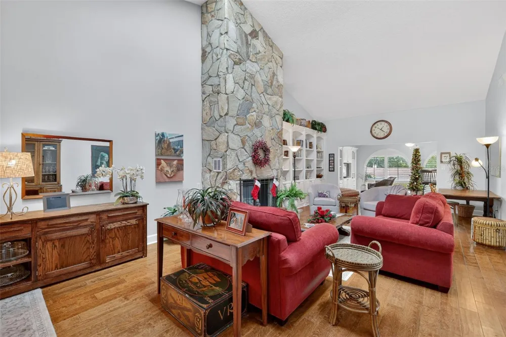 100 S TREMAIN STREET #F1 Mount Dora, FL 32757