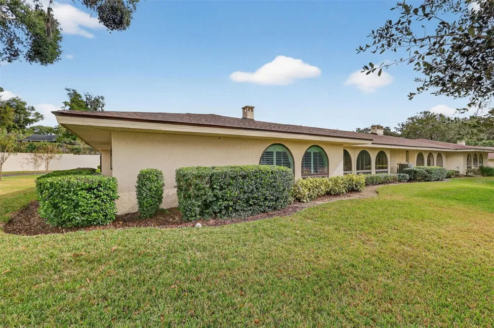 100 S TREMAIN STREET #F1 Mount Dora, FL 32757