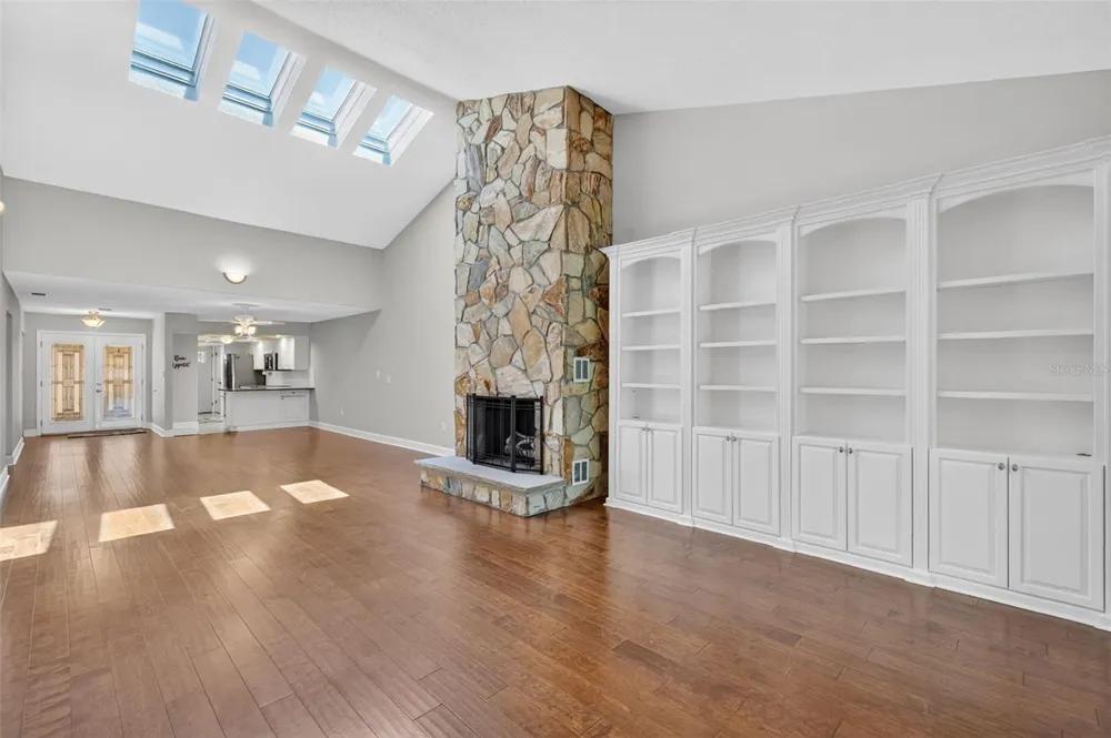 100 S TREMAIN STREET #F1 Mount Dora, FL 32757