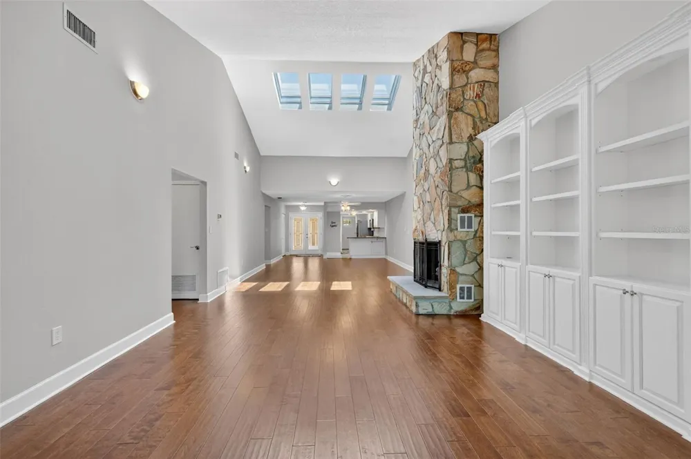 100 S TREMAIN STREET #F1 Mount Dora, FL 32757