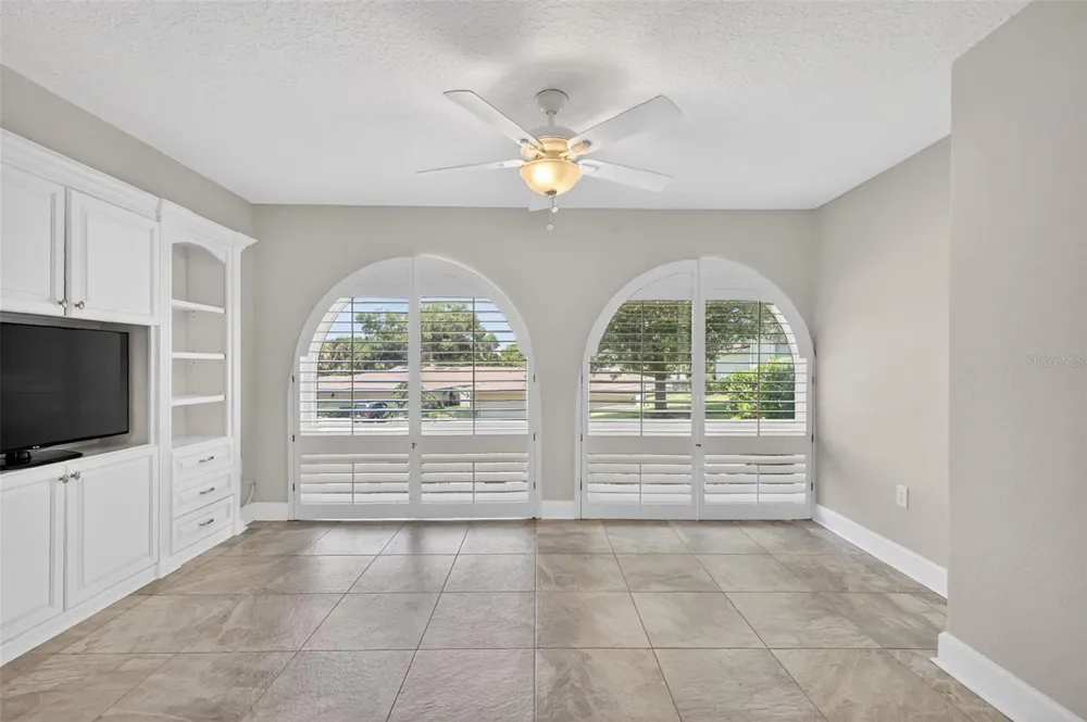 100 S TREMAIN STREET #F1 Mount Dora, FL 32757