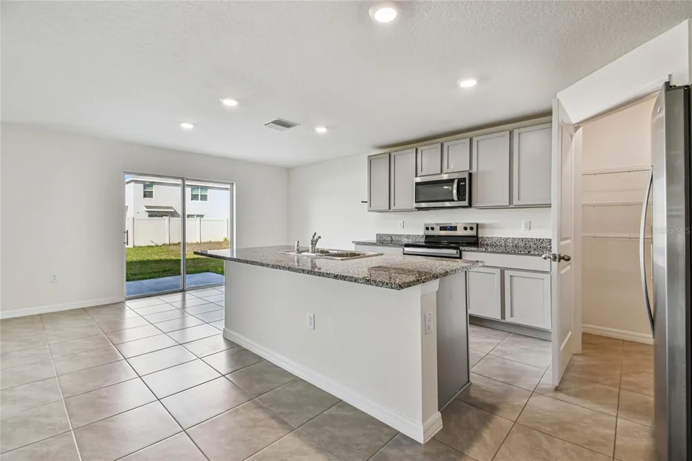 9208 MISSION BAY PLACE Tampa, FL 33637