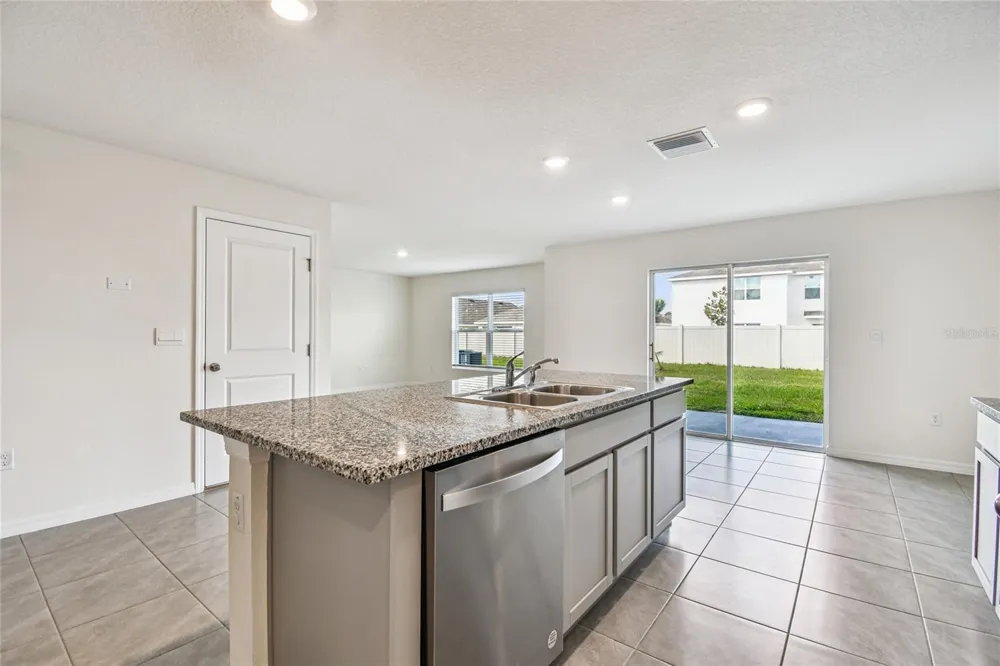 9208 MISSION BAY PLACE Tampa, FL 33637