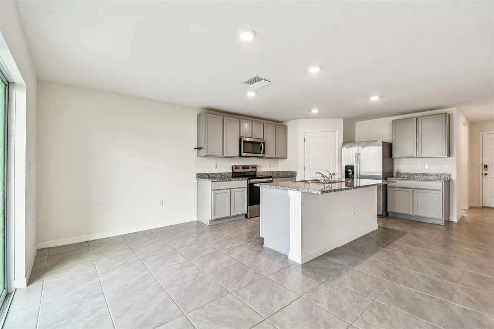 9208 MISSION BAY PLACE Tampa, FL 33637