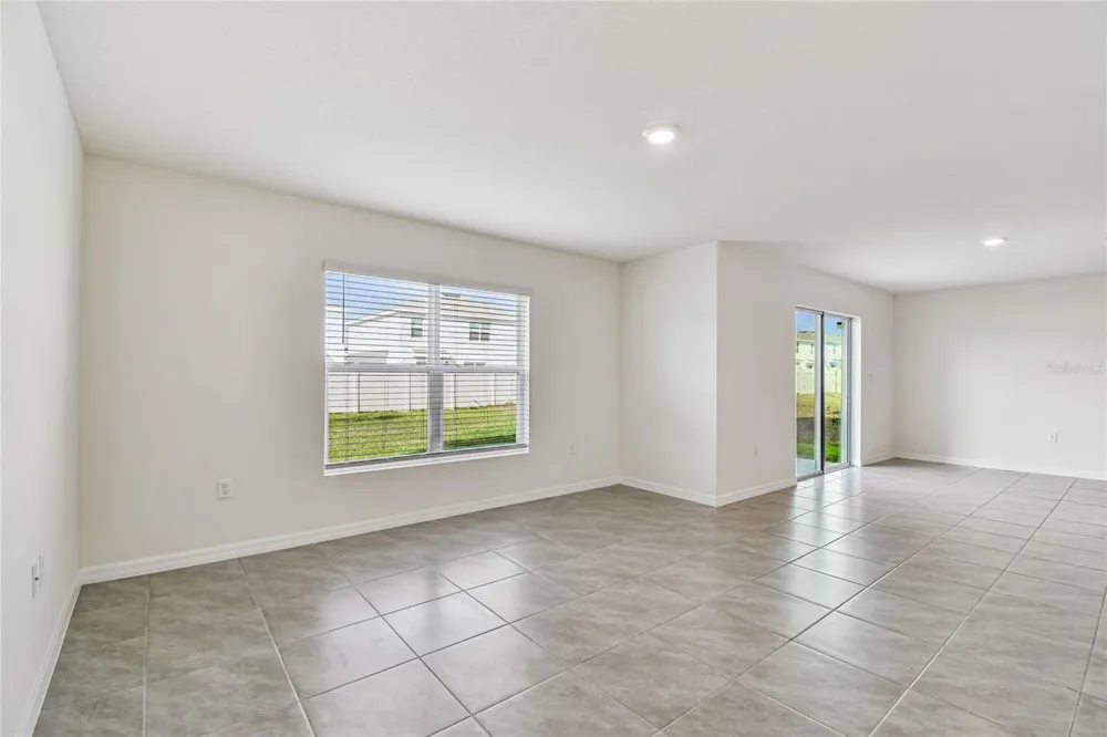 9208 MISSION BAY PLACE Tampa, FL 33637
