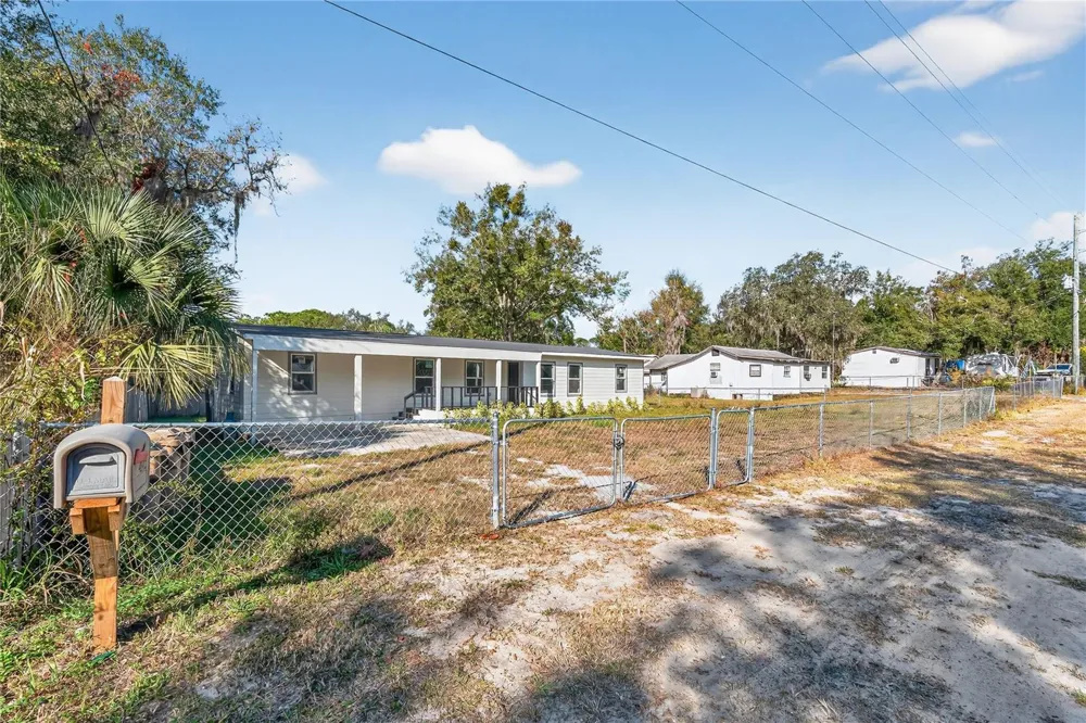 40415 COUNTRY ROAD Eustis, FL 32736