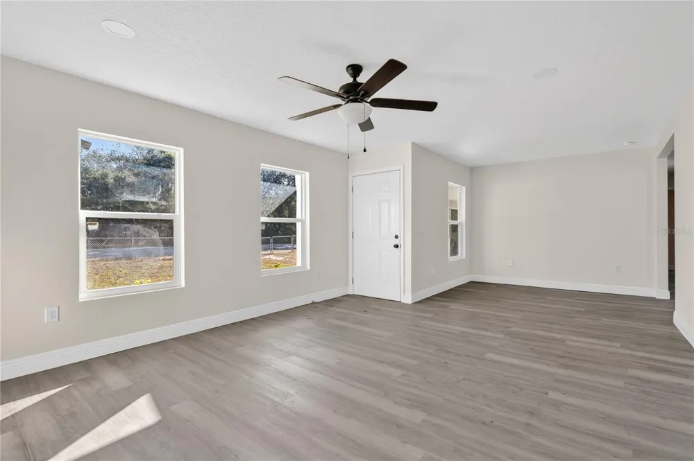 40415 COUNTRY ROAD Eustis, FL 32736