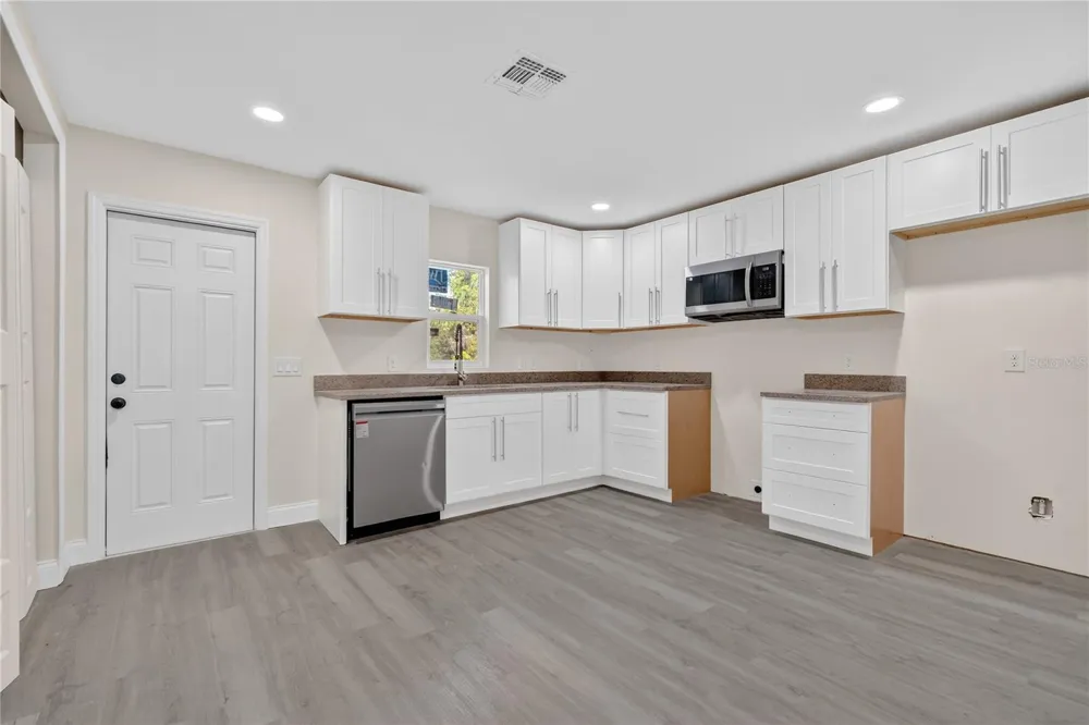40415 COUNTRY ROAD Eustis, FL 32736