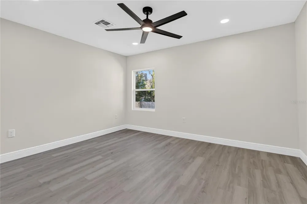 40415 COUNTRY ROAD Eustis, FL 32736
