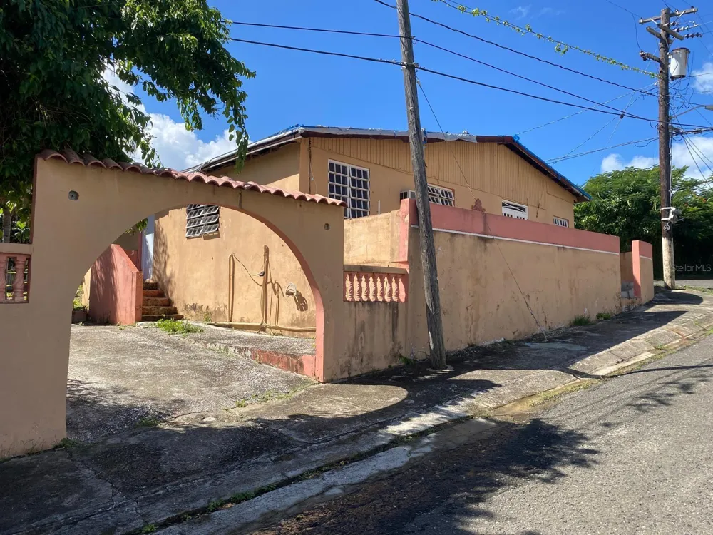 2 CALLE Guayama, PR 00784