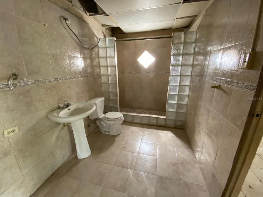 2 CALLE Guayama, PR 00784