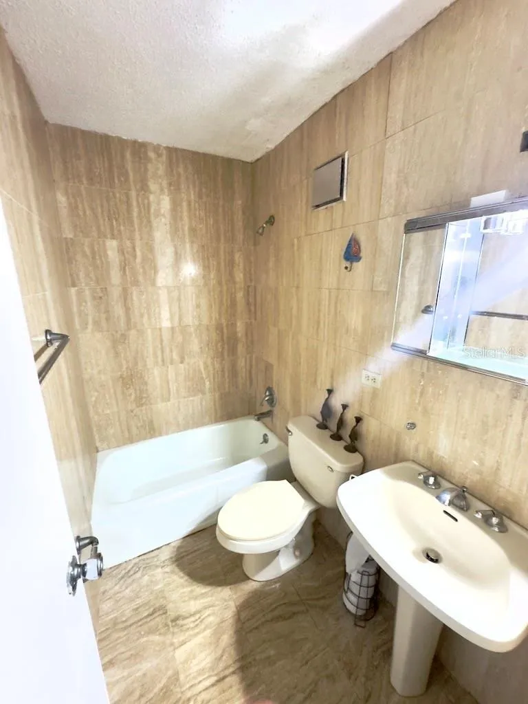 Cond Villa. Marina 200 AVE. MARINA #D-103 Fajardo, PR 00738