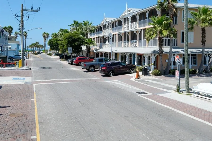106 S 11TH Bradenton Beach, FL 34217