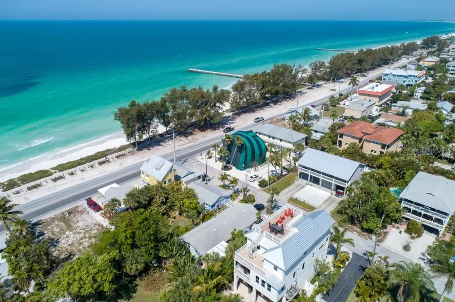 106 S 11TH Bradenton Beach, FL 34217
