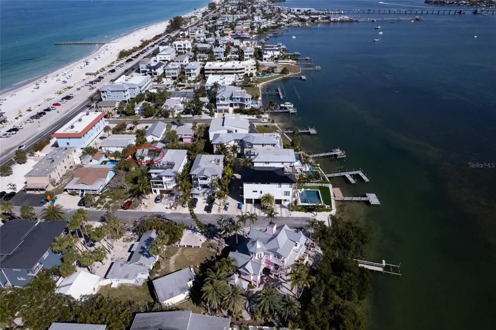 106 S 11TH Bradenton Beach, FL 34217