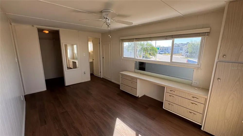61 5TH AVENUE Venice, FL 34285