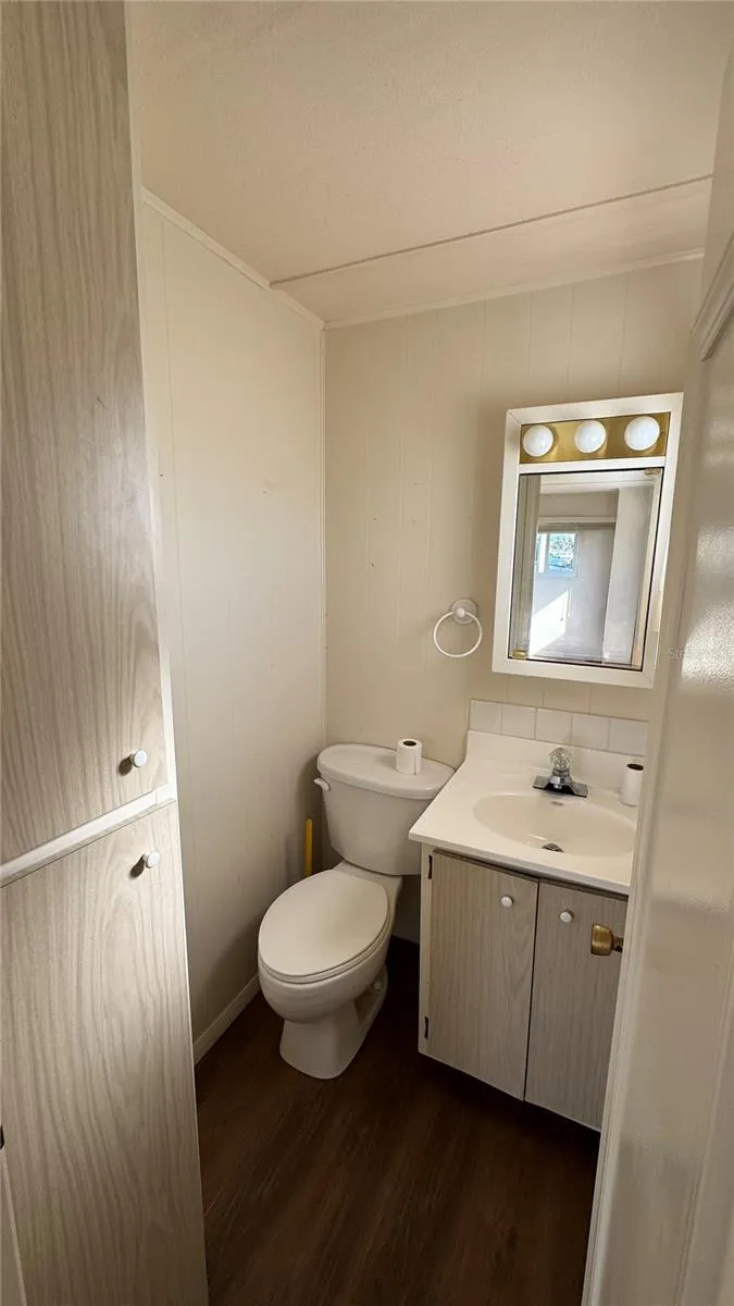 61 5TH AVENUE Venice, FL 34285