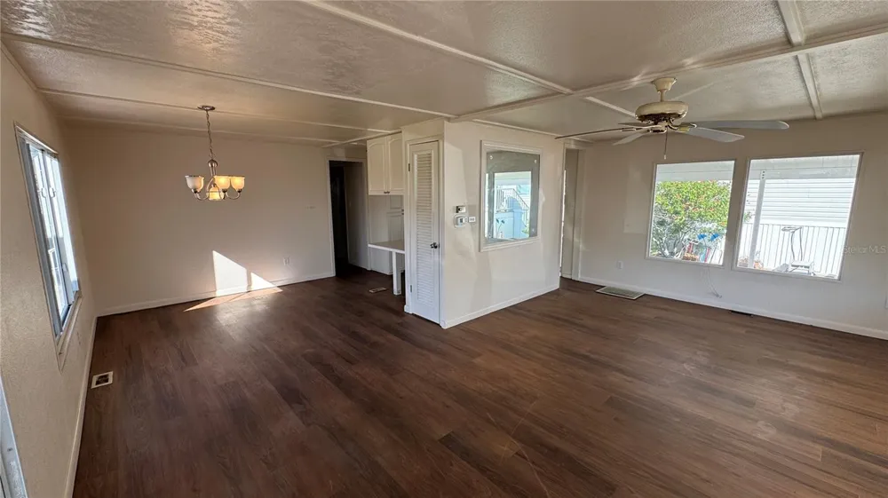 61 5TH AVENUE Venice, FL 34285