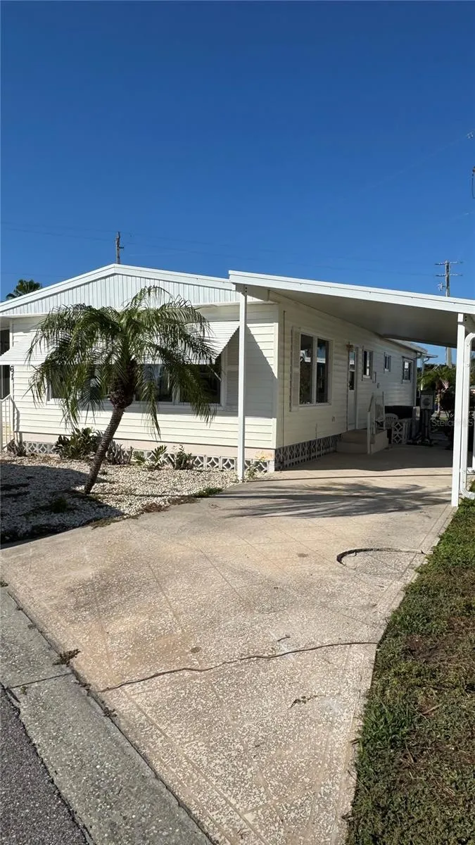 61 5TH AVENUE Venice, FL 34285