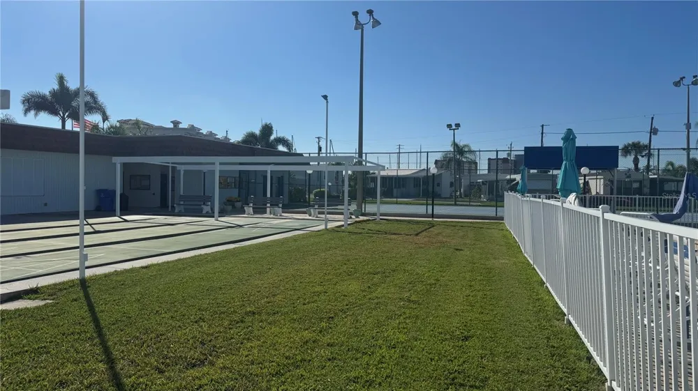 61 5TH AVENUE Venice, FL 34285