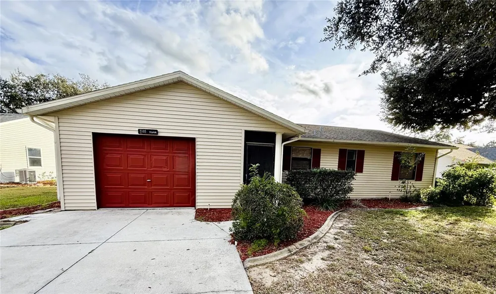 2105 GREENLAW COURT #2105 Leesburg, FL 34788