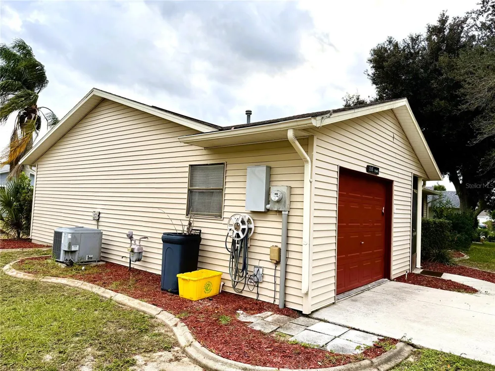 2105 GREENLAW COURT #2105 Leesburg, FL 34788