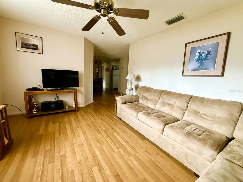 2105 GREENLAW COURT #2105 Leesburg, FL 34788