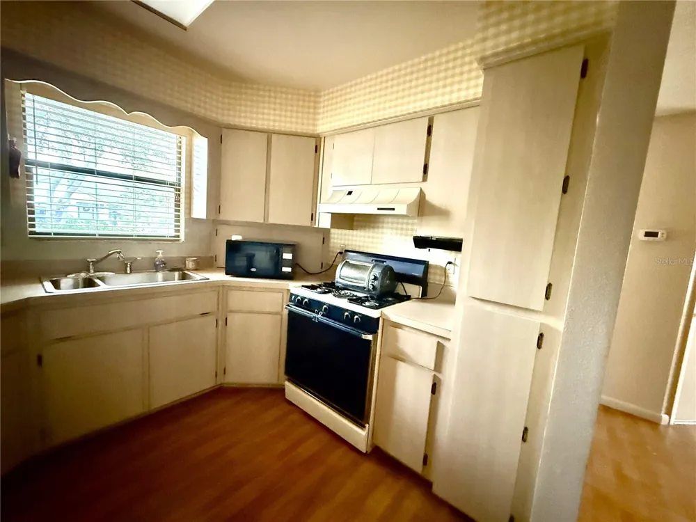 2105 GREENLAW COURT #2105 Leesburg, FL 34788