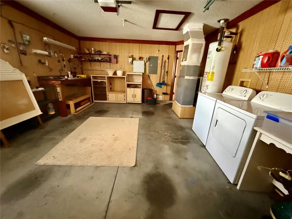 2105 GREENLAW COURT #2105 Leesburg, FL 34788